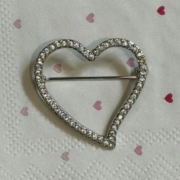 Vintage Silver Tone Clear rhinestone Heart Brooch - Picture 5 of 15